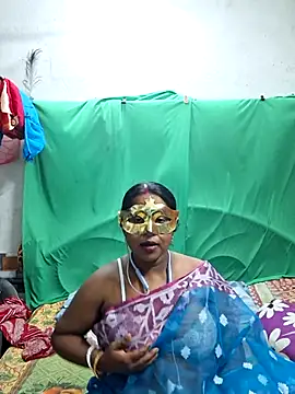 Snapshot of Real_Desi_Couple chatting on 05-31-26, 05:09 Real Desi Couple online show from 05-31-26, 05:09