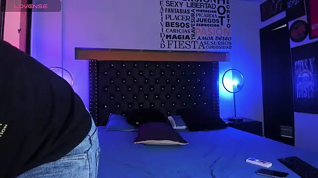 Snapshot of JoshMillerr_ chatting on 01-28-25, 07:53 JoshMillerr online show from 01-28-25, 07:53