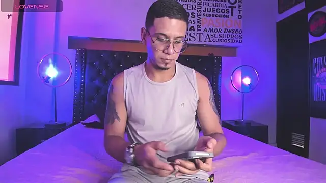 Snapshot of JoshMillerr_ chatting on 02-20-25, 04:46 JoshMillerr online show from 02-20-25, 04:46