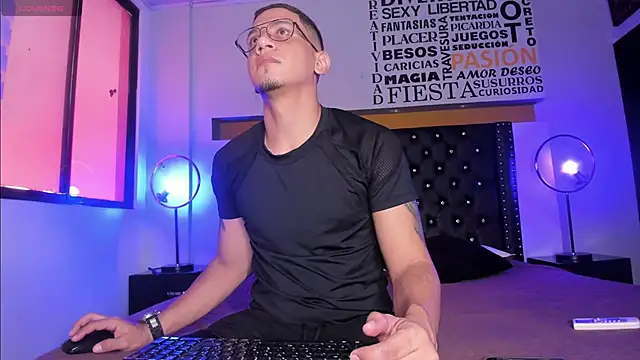 Snapshot of JoshMillerr_ chatting on 03-09-25, 07:37 JoshMillerr online show from 03-09-25, 07:37