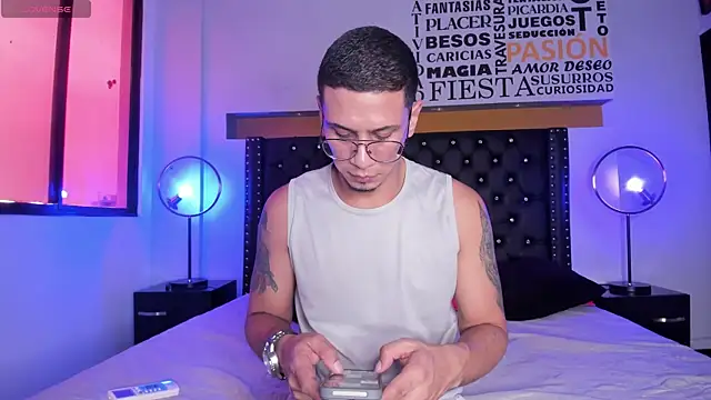 Snapshot of JoshMillerr_ chatting on 03-14-25, 07:44 JoshMillerr online show from 03-14-25, 07:44