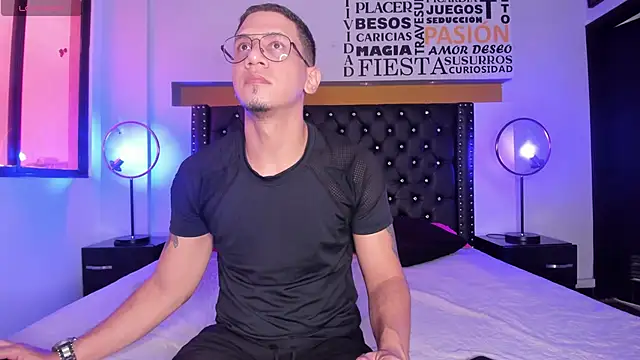 Snapshot of JoshMillerr_ chatting on 03-15-25, 07:59 JoshMillerr online show from 03-15-25, 07:59