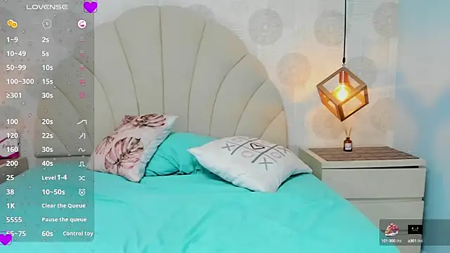 Snapshot of GIANNABONET chatting on 01-18-25, 10:49 GIANNABONET online show from 01-18-25, 10:49