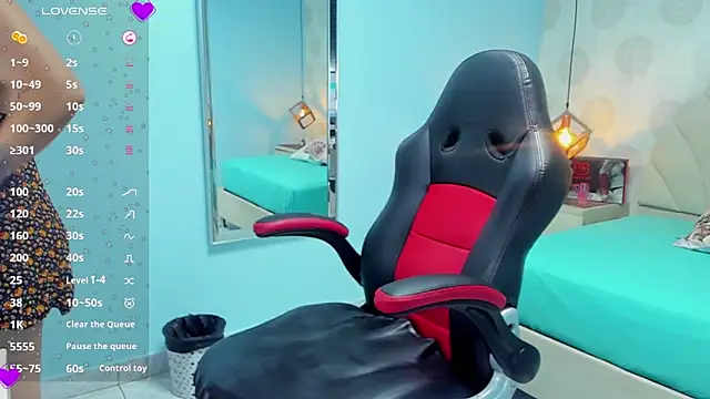 Snapshot of GIANNABONET chatting on 01-23-25, 07:29 GIANNABONET online show from 01-23-25, 07:29