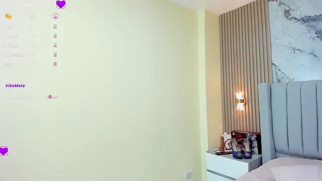 Snapshot of GIANNABONET chatting on 02-12-25, 10:48 GIANNABONET online show from 02-12-25, 10:48