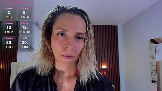 Snapshot of GIANNABONET chatting on 03-08-25, 07:20 GIANNABONET online show from 03-08-25, 07:20