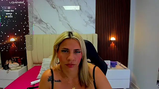 Snapshot of GIANNABONET chatting on 10-06-25, 07:22 GIANNABONET online show from 10-06-25, 07:22