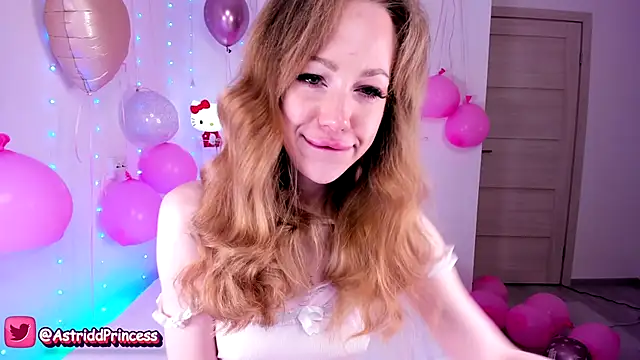 Snapshot of AstridHotty chatting on 10-15-25, 04:18 AstridHotty online show from 10-15-25, 04:18