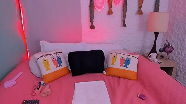 Snapshot of poisson_ivy chatting on 03-19-25, 07:18 poisson ivy online show from 03-19-25, 07:18