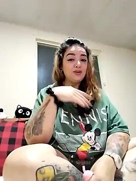 Snapshot of poisson_ivy chatting on 10-06-25, 03:15 poisson ivy online show from 10-06-25, 03:15