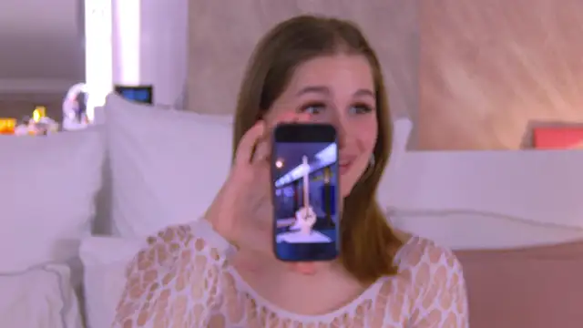 Snapshot of EllieHayes chatting on 03-12-25, 09:03 EllieHayes online show from 03-12-25, 09:03