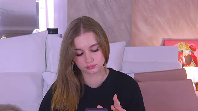 Snapshot of EllieHayes chatting on 03-19-25, 09:48 EllieHayes online show from 03-19-25, 09:48