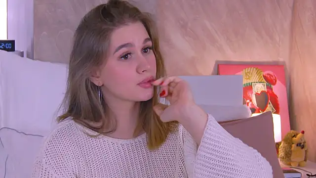 Snapshot of EllieHayes chatting on 03-22-25, 09:53 EllieHayes online show from 03-22-25, 09:53