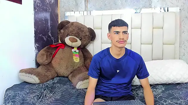 Snapshot of Bi_Latin_Boys1 chatting on 12-11-24, 01:06 Bi Latin Boys1 online show from 12-11-24, 01:06