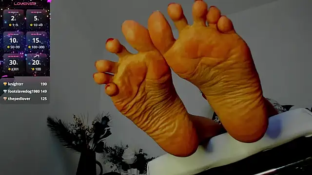 Snapshot of ZAFIRO_WINSLOW chatting on 02-22-25, 02:28 ZAFIRO WINSLOW online show from 02-22-25, 02:28