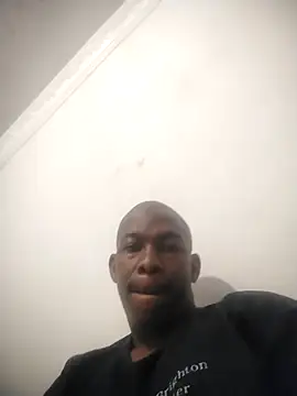 Snapshot of zuludog chatting on 05-16-26, 03:47 zuludog online show from 05-16-26, 03:47