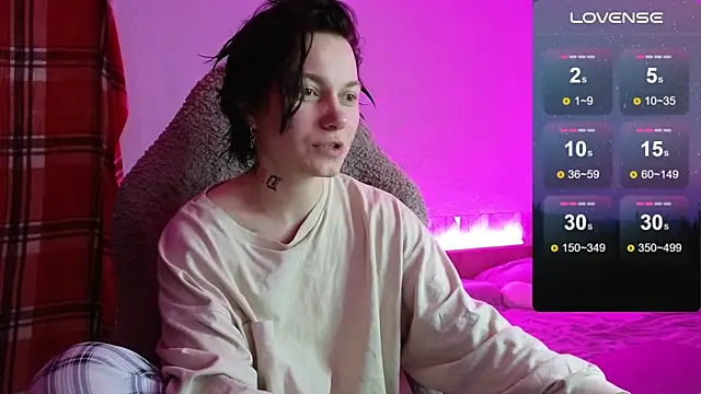 Snapshot of esajukyy chatting on 11-25-25, 01:11 esajukyy online show from 11-25-25, 01:11