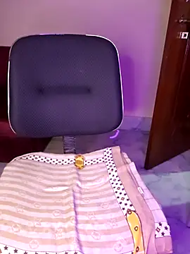 Olivia3 online show from 09-18-25, 08:55