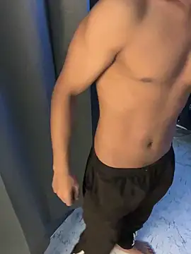 Snapshot of nick__yy chatting on 09-19-25, 10:27 nick yy online show from 09-19-25, 10:27