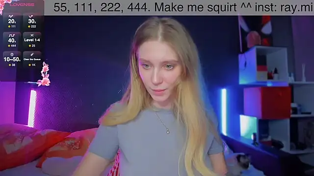 Snapshot of AliceMilman chatting on 03-03-25, 01:31 AliceMilman online show from 03-03-25, 01:31