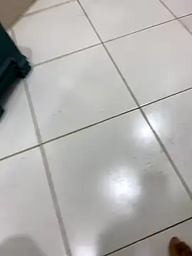 Lahcene online show from 11-17-25, 04:57