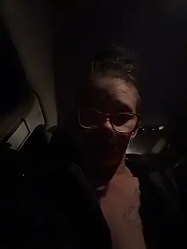 Snapshot of Stonermama666420 chatting on 05-11-26, 04:40 Stonermama666420 online show from 05-11-26, 04:40
