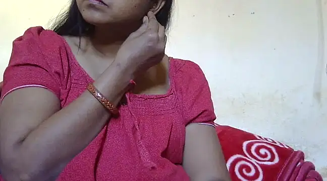 Snapshot of Suhana-sapna chatting on 02-15-25, 09:49 Suhana-sapna online show from 02-15-25, 09:49