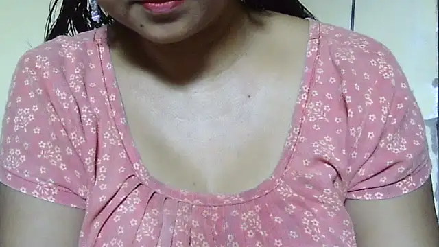 Snapshot of Suhana-sapna chatting on 10-08-25, 03:26 Suhana-sapna online show from 10-08-25, 03:26