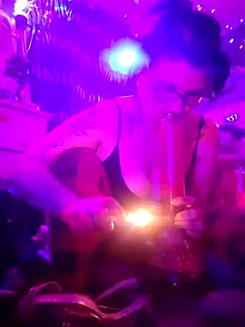 Neveah6 online show from 12-28-24, 08:58