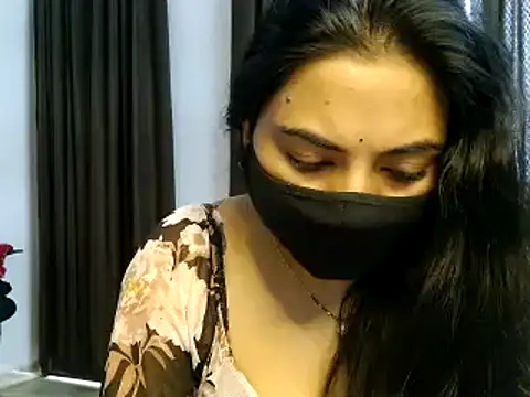 Snapshot of Hritvika chatting on 01-08-26, 04:04 Hritvika online show from 01-08-26, 04:04