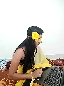 Snapshot of ascuple chatting on 02-08-25, 06:01 ascuple online show from 02-08-25, 06:01