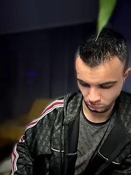 Snapshot of -yakimov- chatting on 04-11-26, 02:05 -yakimov- online show from 04-11-26, 02:05