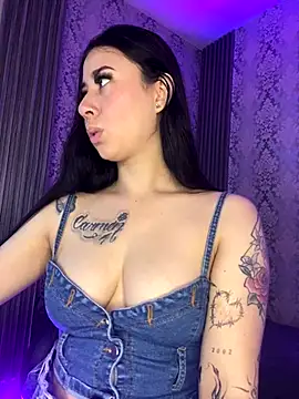 Snapshot of Zoee_t chatting on 11-14-25, 04:00 Zoee t online show from 11-14-25, 04:00