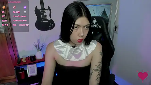 Aurora Hotson online show from 01-11-25, 01:27