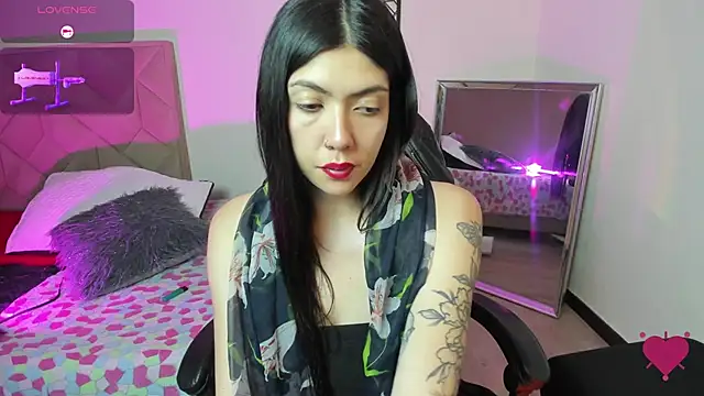 Aurora Hotson online show from 01-17-25, 04:06