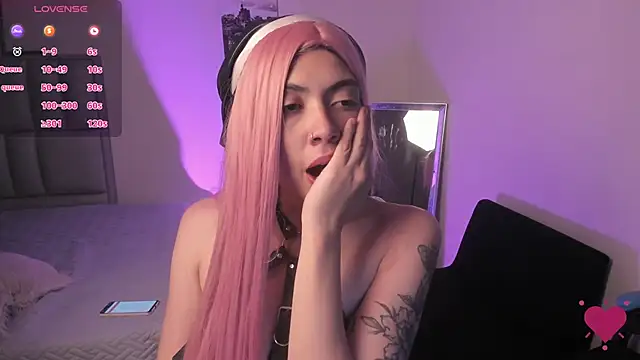 Snapshot of Aurora_Hotson chatting on 02-26-25, 07:09 Aurora Hotson online show from 02-26-25, 07:09