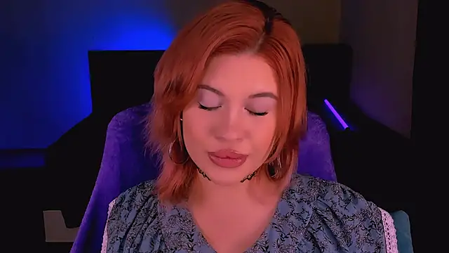 Snapshot of evaharve chatting on 10-09-25, 05:27 evaharve online show from 10-09-25, 05:27