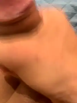 Snapshot of Henrico chatting on 09-29-25, 04:12 Henrico online show from 09-29-25, 04:12