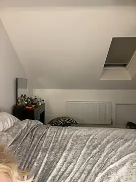 littlebambi26 online show from 03-08-26, 09:51