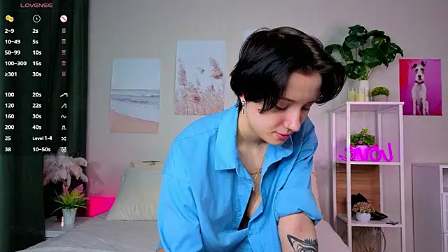 ElvaHilby online show from 03-04-26, 01:11