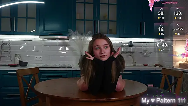 Snapshot of DawnAtwood chatting on 01-06-25, 05:27 DawnAtwood online show from 01-06-25, 05:27