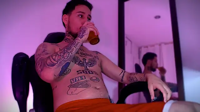 Junihn0 online show from 09-24-25, 08:56