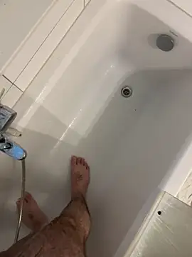 Snapshot of Loco42- chatting on 12-14-24, 02:42 Loco42- online show from 12-14-24, 02:42