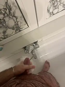 Snapshot of Loco42- chatting on 02-08-25, 09:25 Loco42- online show from 02-08-25, 09:25