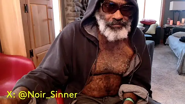 Snapshot of sinnernoir chatting on 09-26-25, 08:24 sinnernoir online show from 09-26-25, 08:24