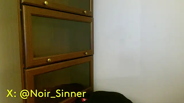 Snapshot of sinnernoir chatting on 04-28-26, 05:34 sinnernoir online show from 04-28-26, 05:34