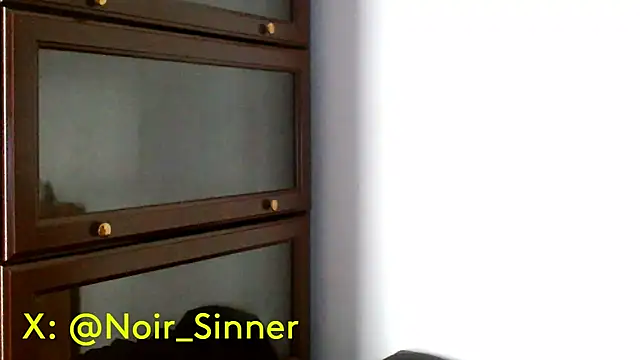 Snapshot of sinnernoir chatting on 05-06-26, 12:43 sinnernoir online show from 05-06-26, 12:43