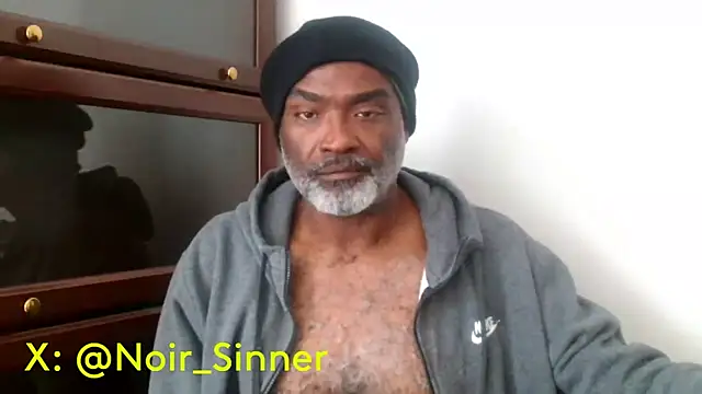 Snapshot of sinnernoir chatting on 05-07-26, 03:06 sinnernoir online show from 05-07-26, 03:06