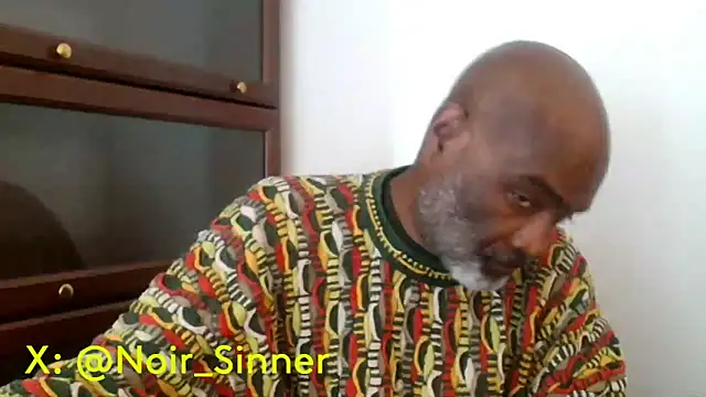 Snapshot of sinnernoir chatting on 05-08-26, 03:50 sinnernoir online show from 05-08-26, 03:50