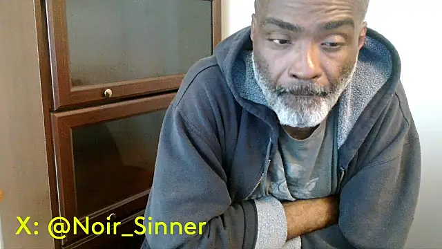 Snapshot of sinnernoir chatting on 05-11-26, 02:45 sinnernoir online show from 05-11-26, 02:45